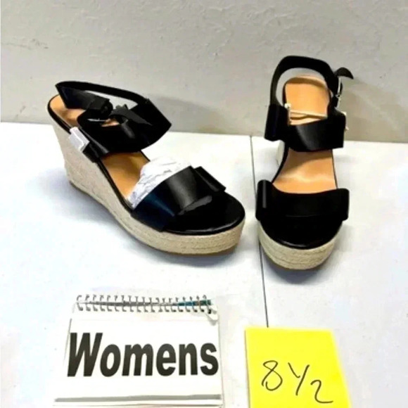 Women’s Wedge Sandal NEW - Picture 2 of 3
